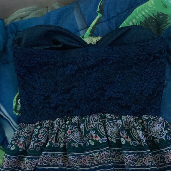 Large strapless dress - Picture 3 of 4